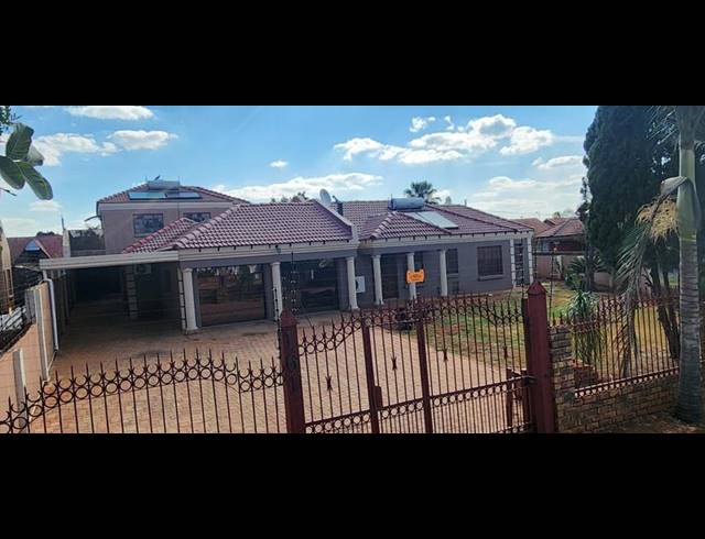 3 BEDROOM HOUSE FOR SALE IN CHANTELLE